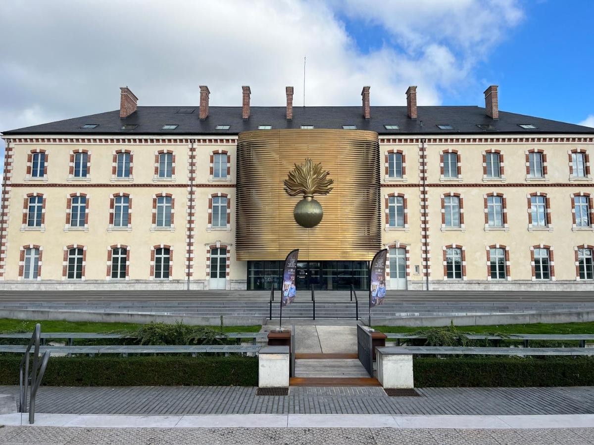 Le Rene Pouteau Lejlighed Melun Eksteriør billede